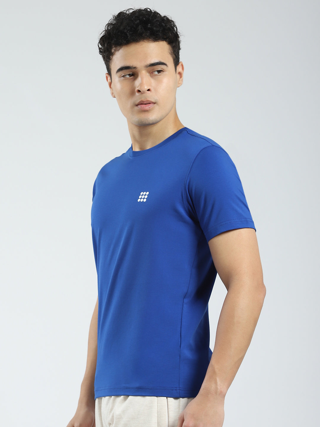 Men Blue Solid Round Neck Half Sleeve T-Shirt