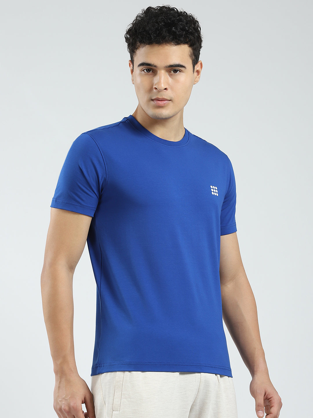 Men Blue Solid Round Neck Half Sleeve T-Shirt