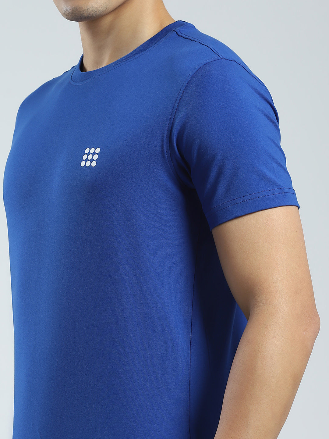 Men Blue Solid Round Neck Half Sleeve T-Shirt