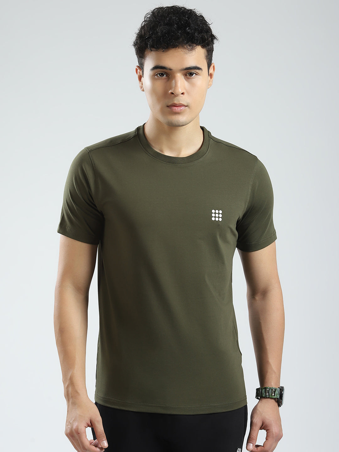 Men Olive Solid Round Neck Half Sleeve T-Shirt