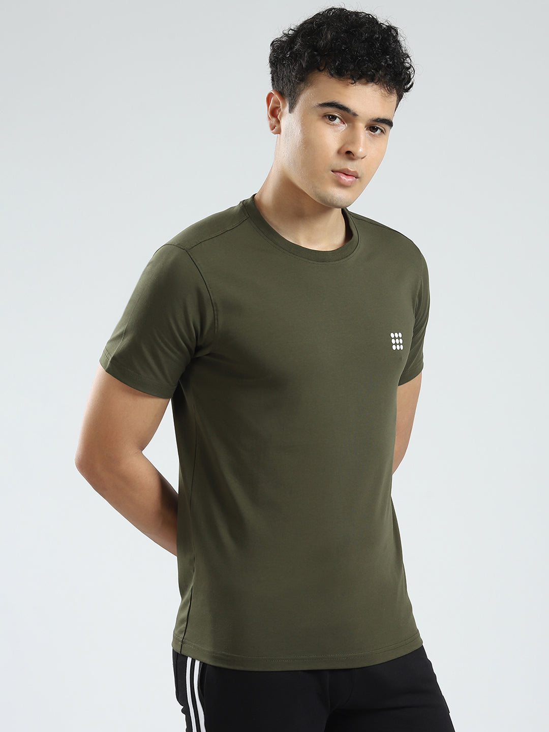 Men Olive Solid Round Neck Half Sleeve T-Shirt