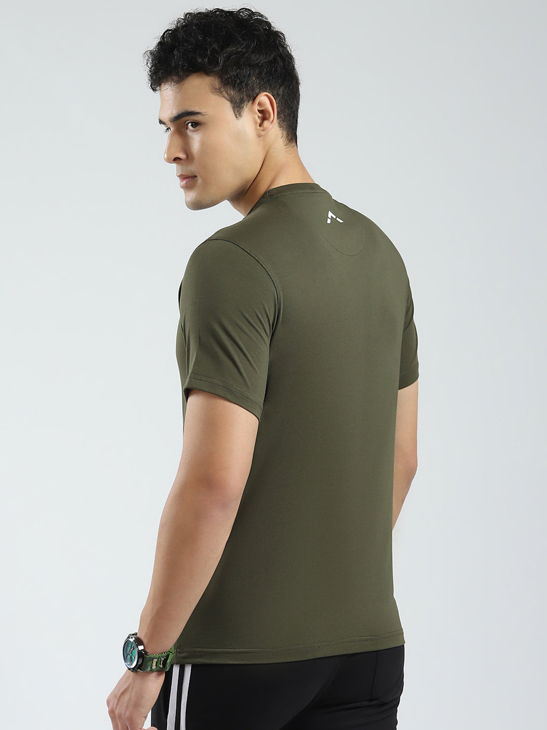 Men Olive Solid Round Neck Half Sleeve T-Shirt