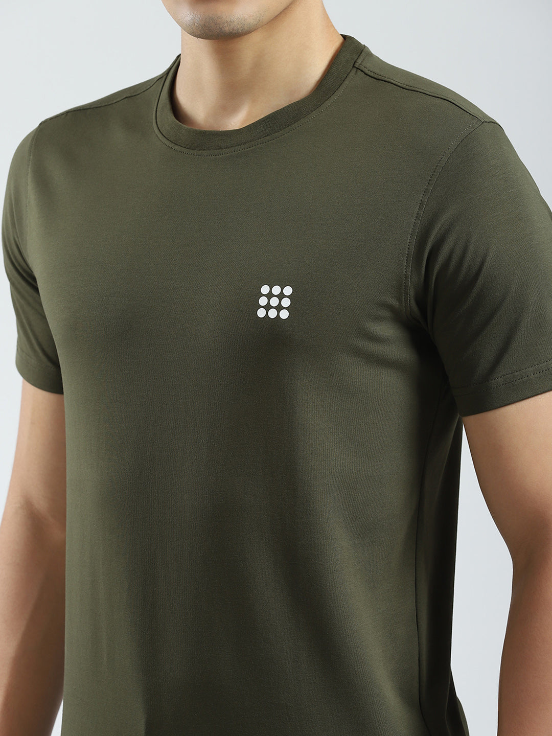 Men Olive Solid Round Neck Half Sleeve T-Shirt