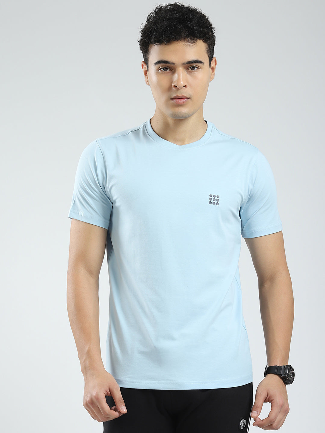 Men Blue Solid Round Neck Half Sleeve T-Shirt