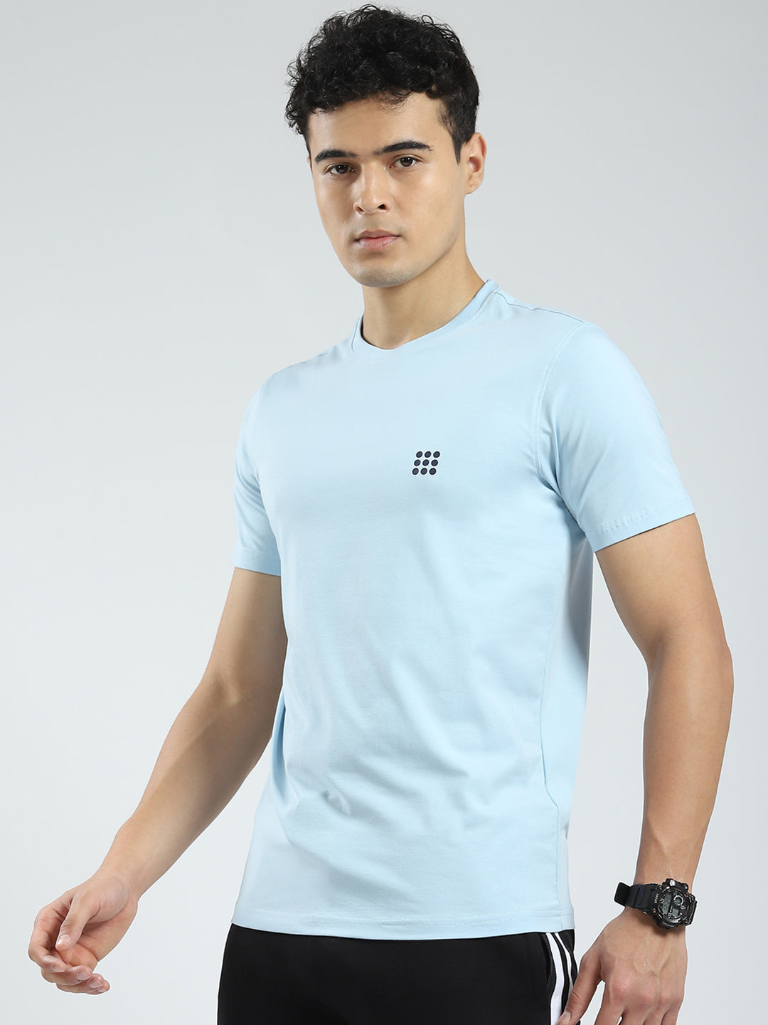Men Blue Solid Round Neck Half Sleeve T-Shirt