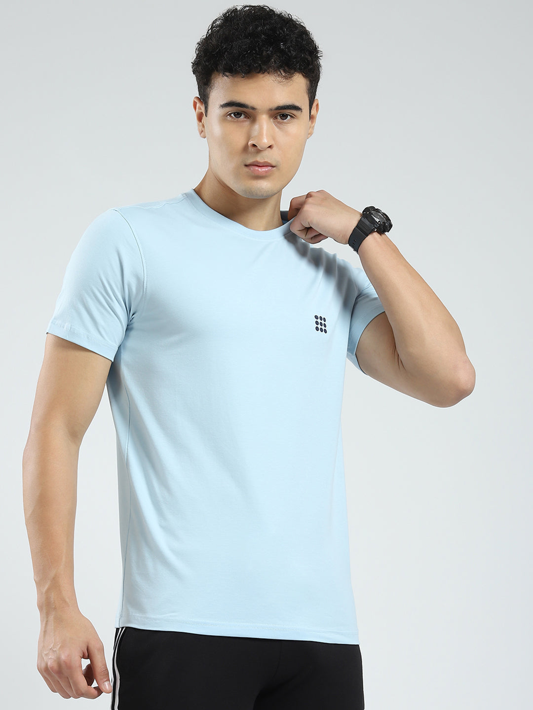 Men Blue Solid Round Neck Half Sleeve T-Shirt
