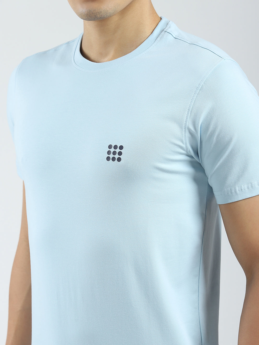 Men Blue Solid Round Neck Half Sleeve T-Shirt