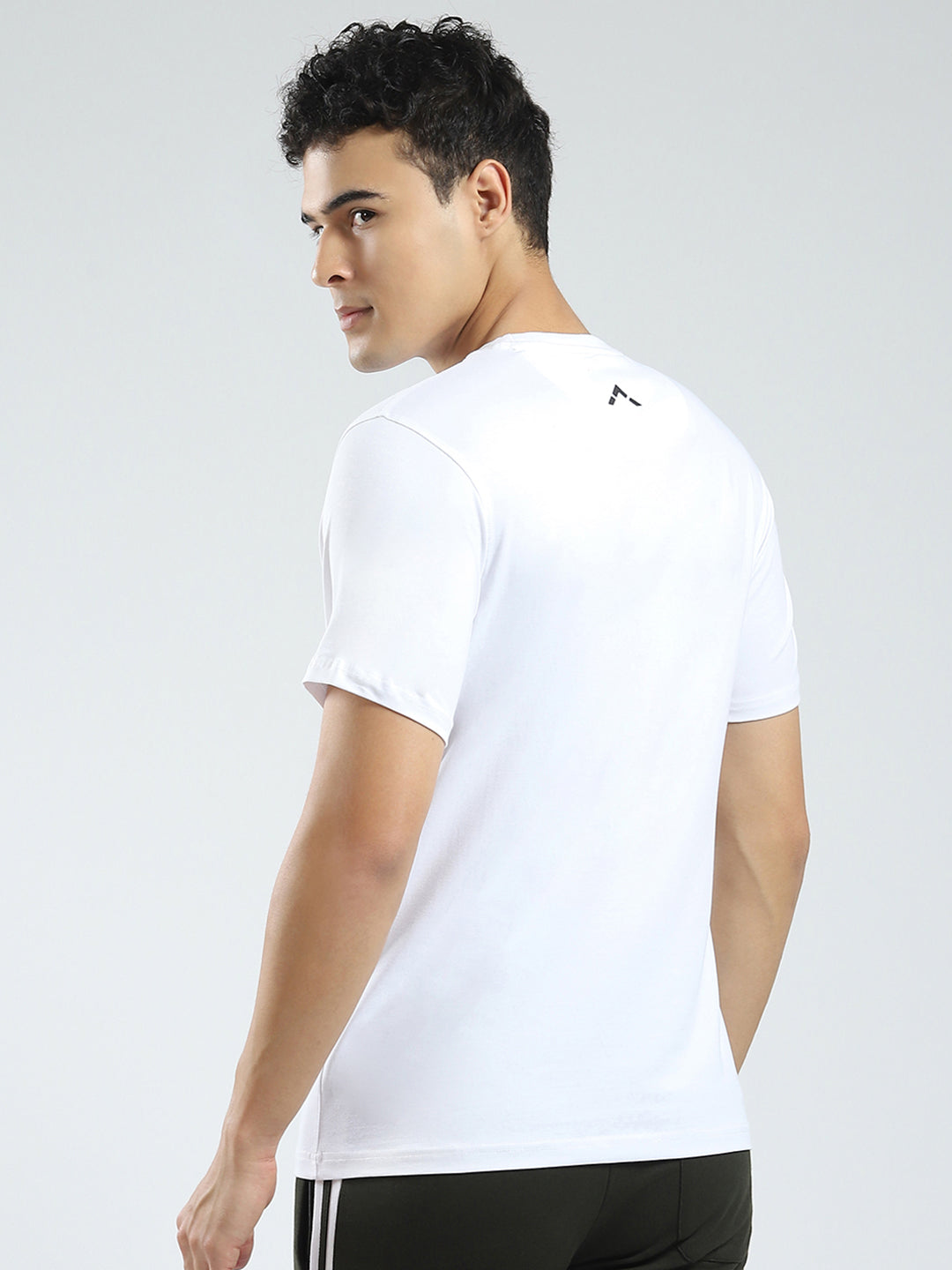 Men White Solid Round Neck Half Sleeve T-Shirt