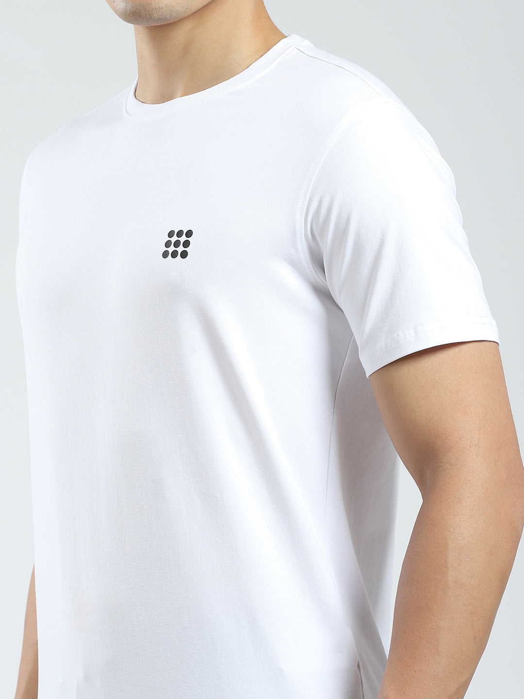 Men White Solid Round Neck Half Sleeve T-Shirt