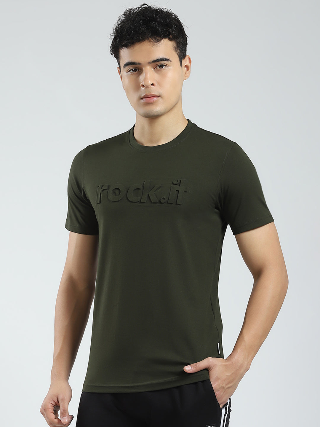 Men Olive Solid Round Neck Half Sleeve T-Shirt
