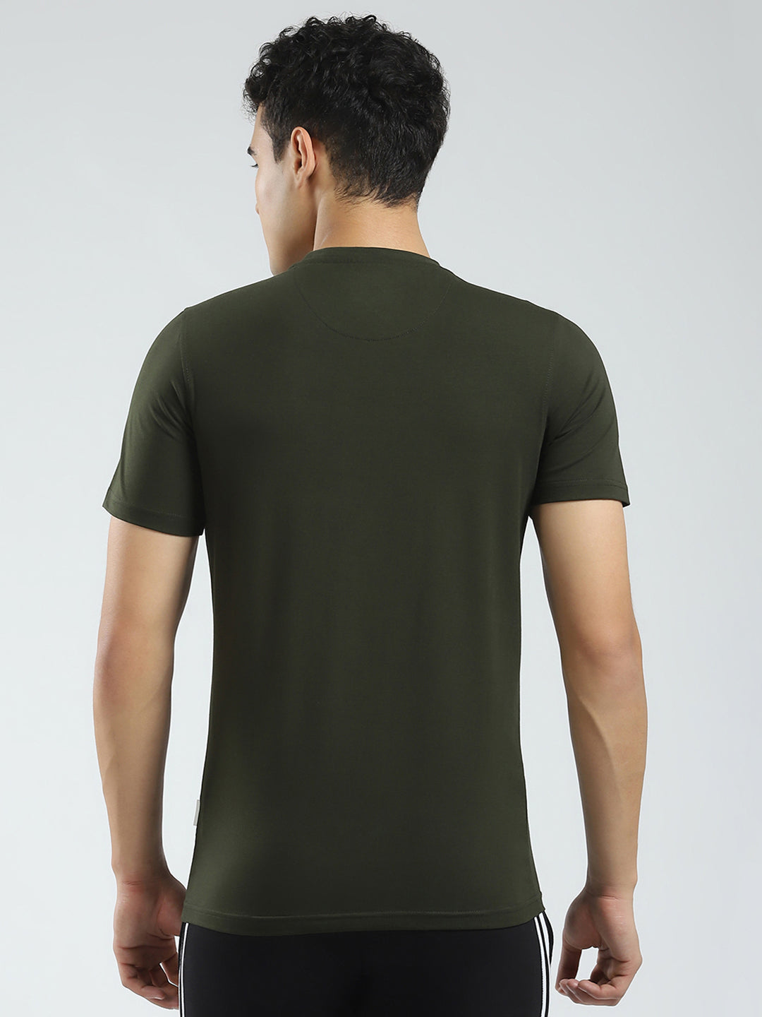 Men Olive Solid Round Neck Half Sleeve T-Shirt