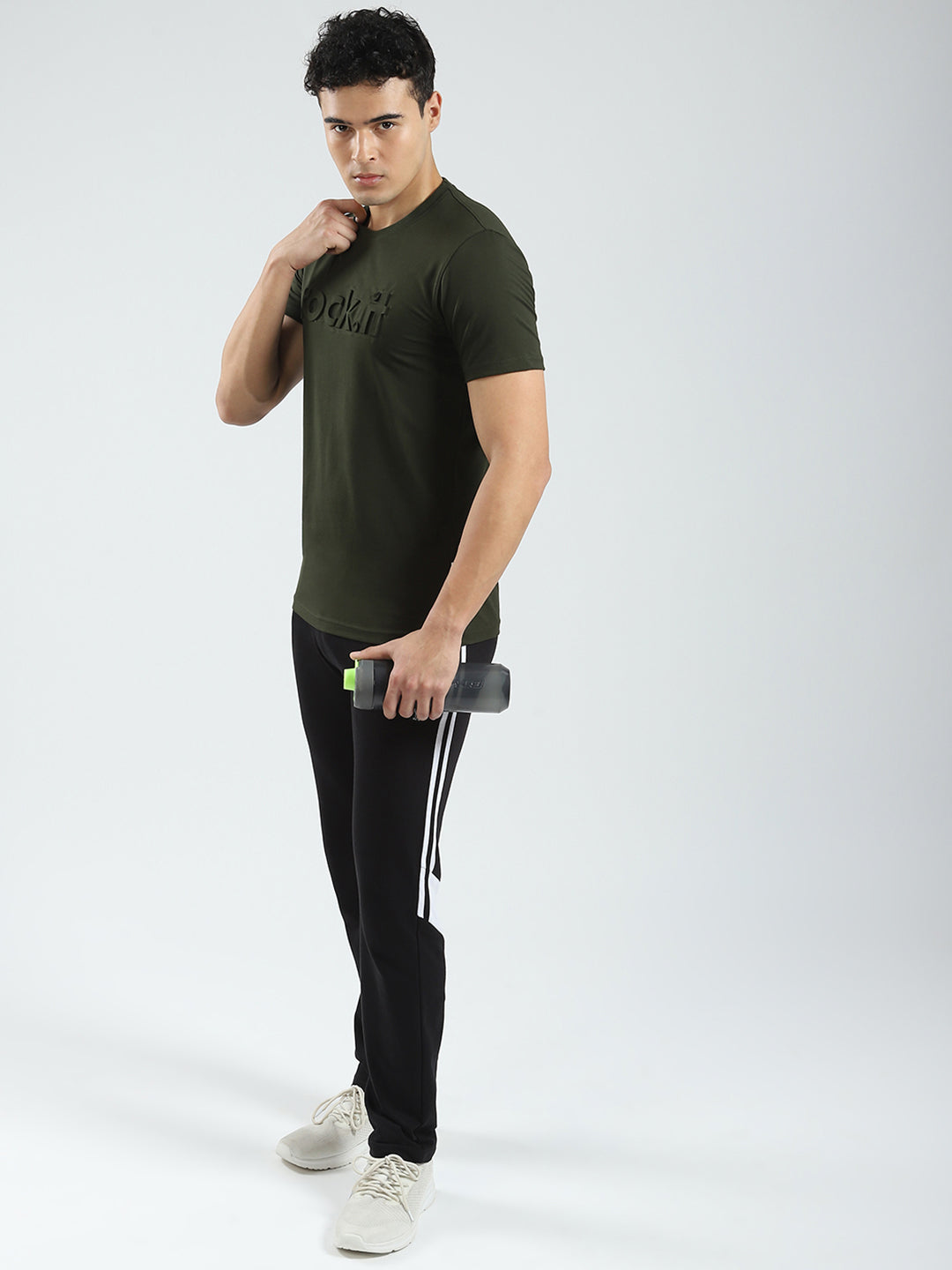 Men Olive Solid Round Neck Half Sleeve T-Shirt