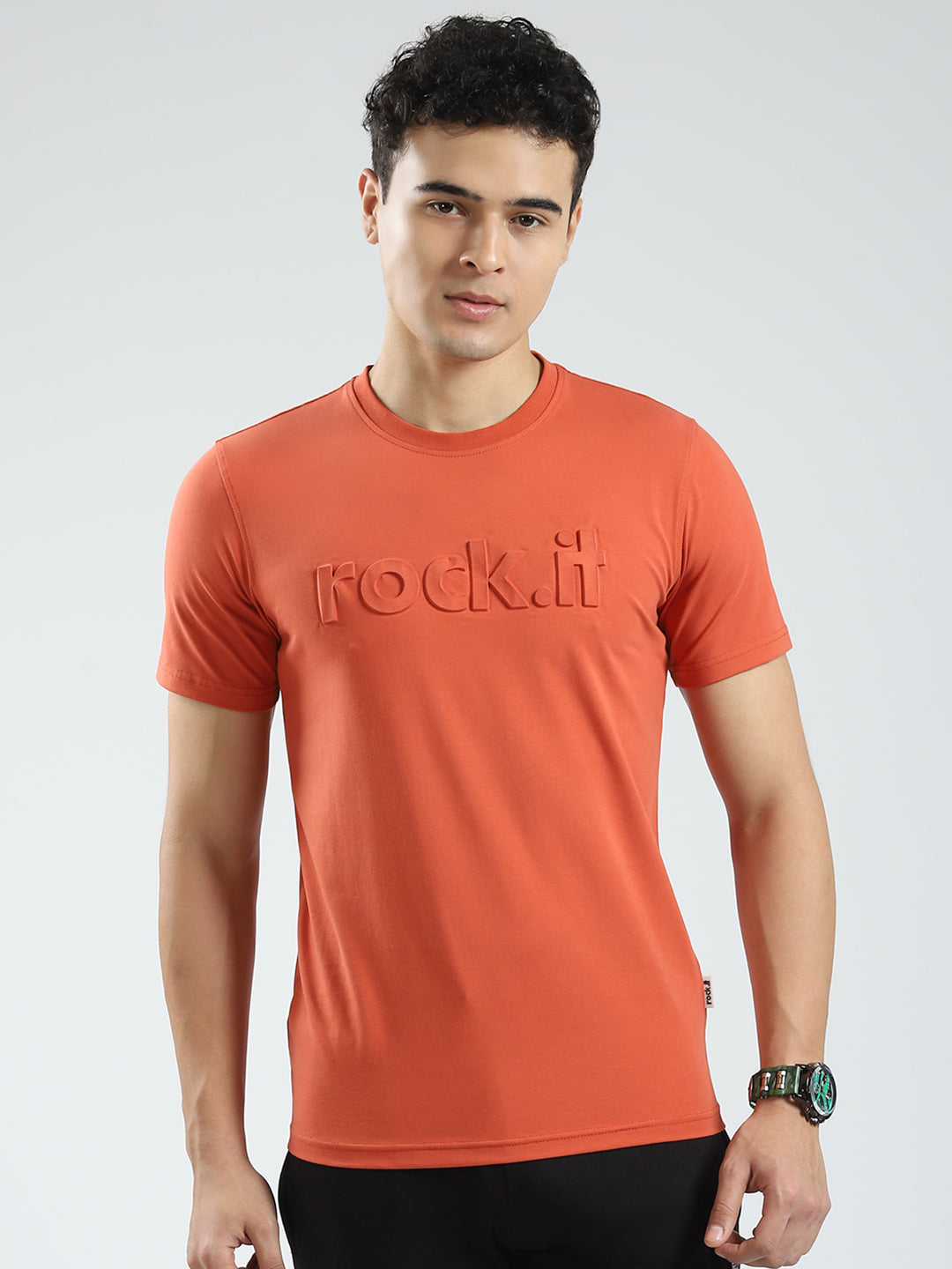 Men Rust Solid Round Neck Half Sleeve T-Shirt