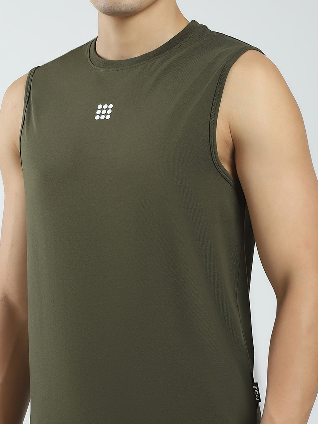 Men Olive Solid Round Neck Sleeveless T-Shirt