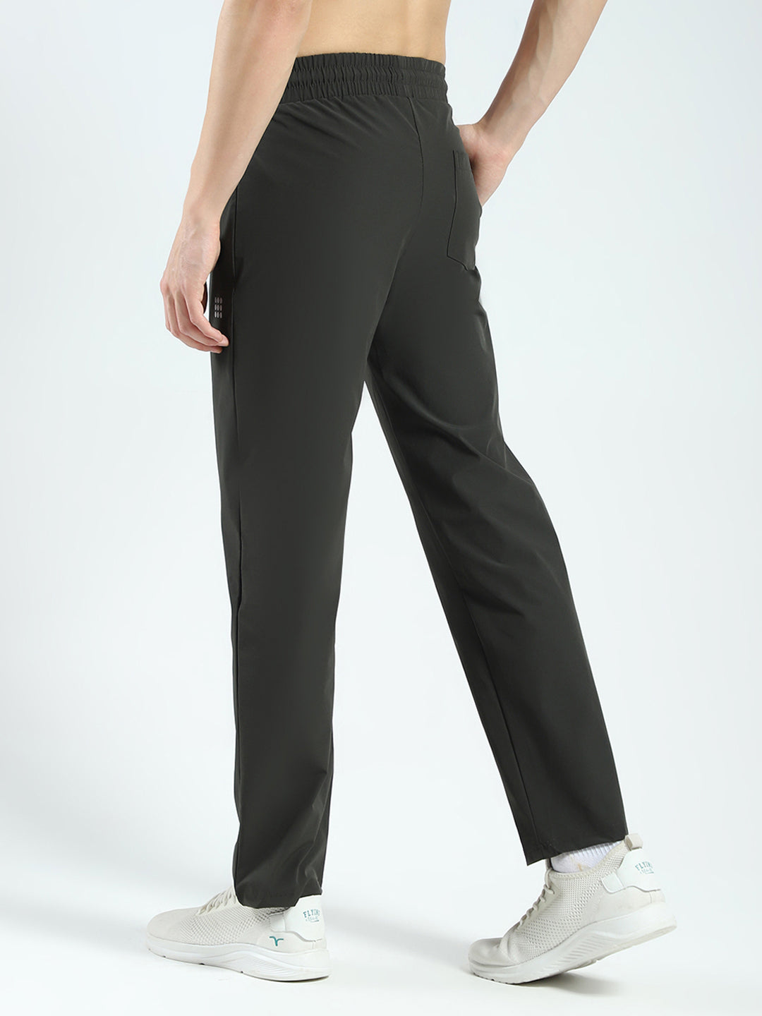 Rock.it Men Olive Solid Regular Fit Lower