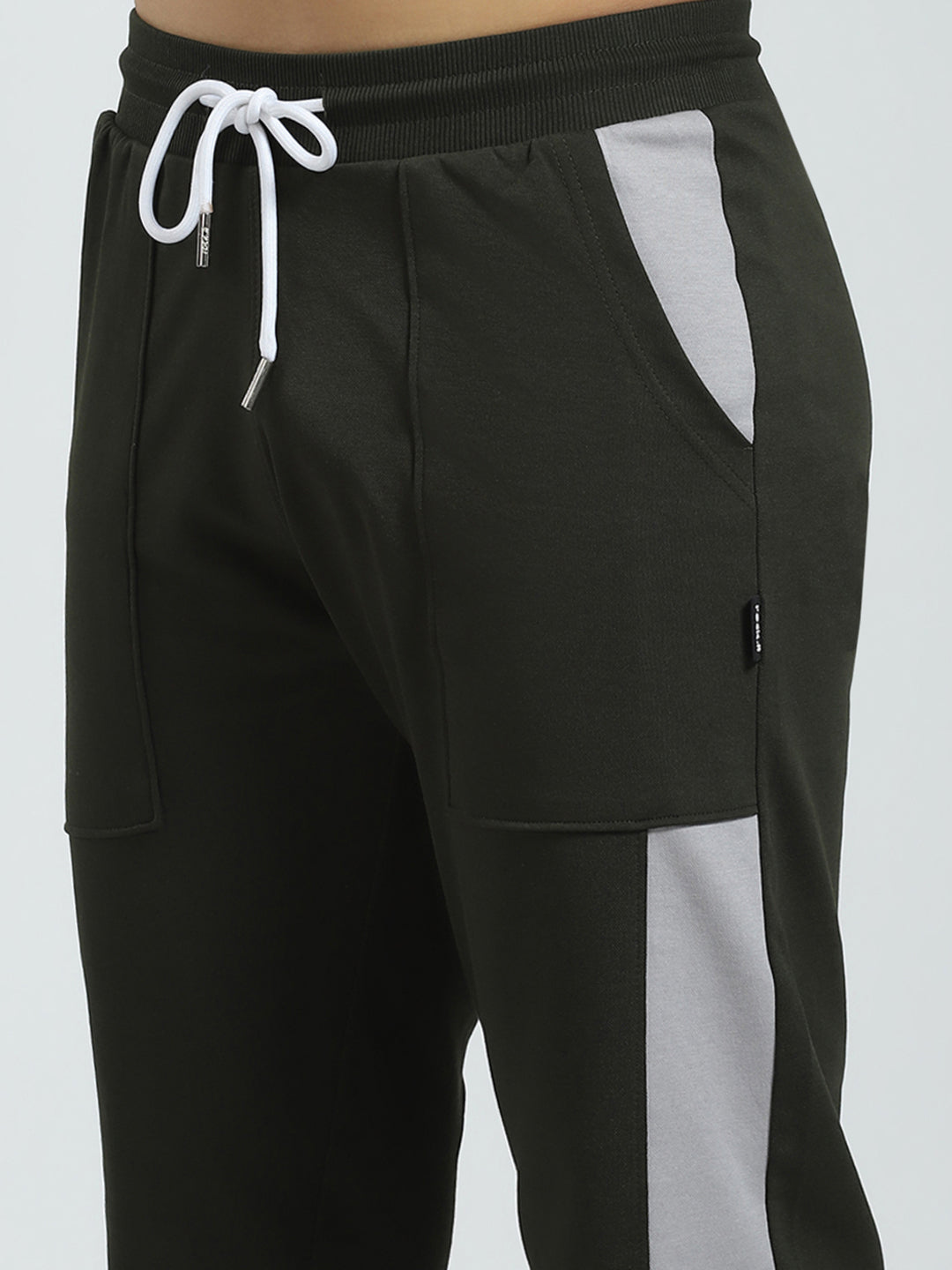 Men Green Solid Regular Fit Jogger