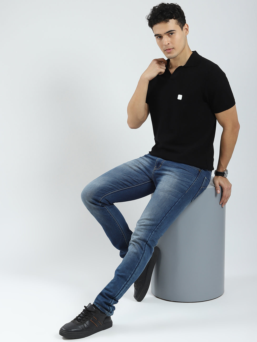 Men Black Solid Collar Half Sleeve T-Shirt