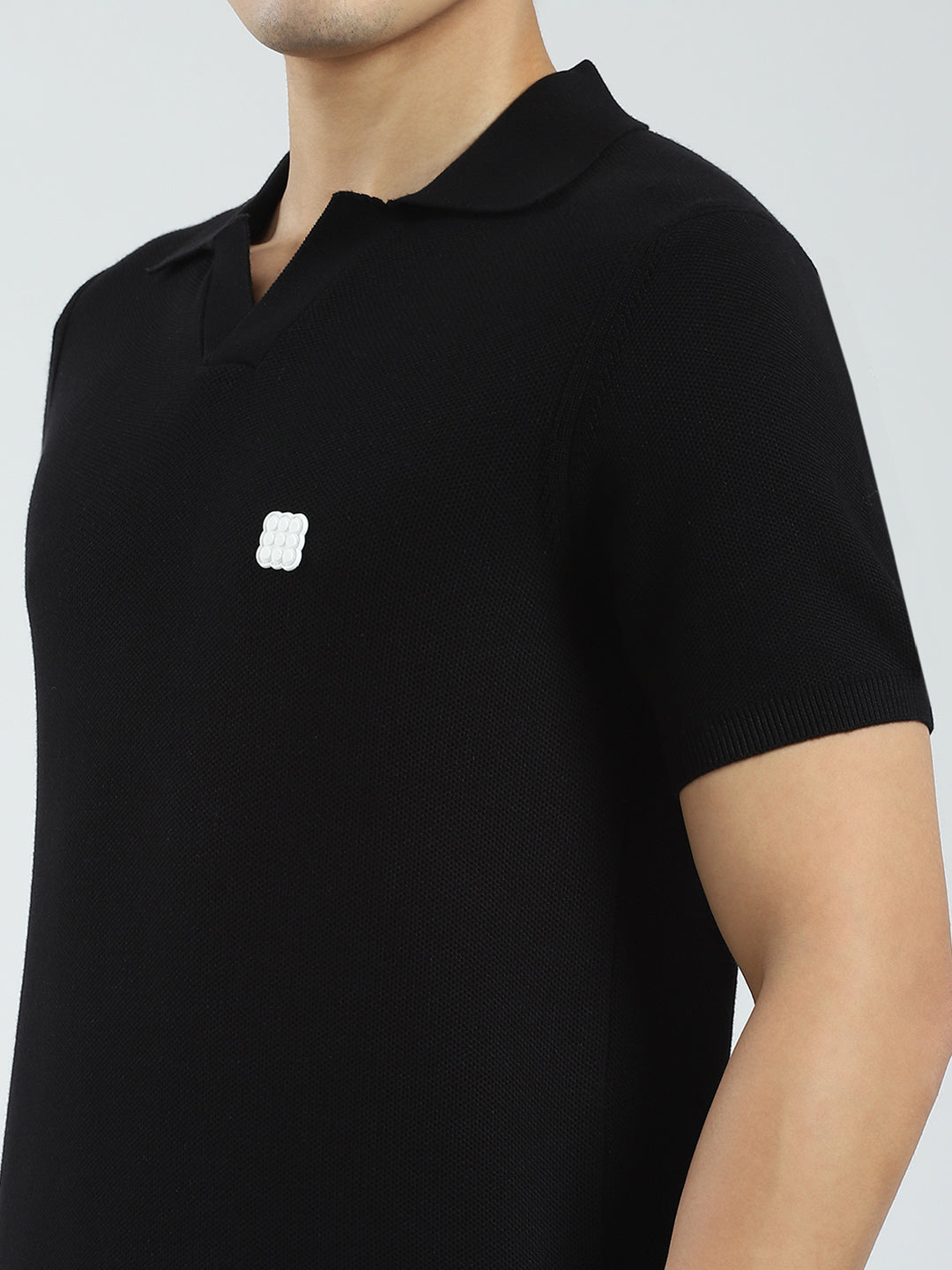 Men Black Solid Collar Half Sleeve T-Shirt