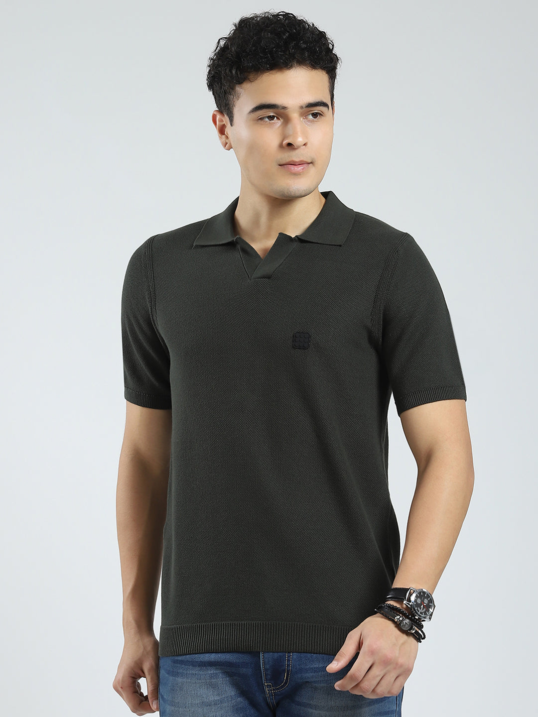 Men Olive Solid Collar Half Sleeve T-Shirt