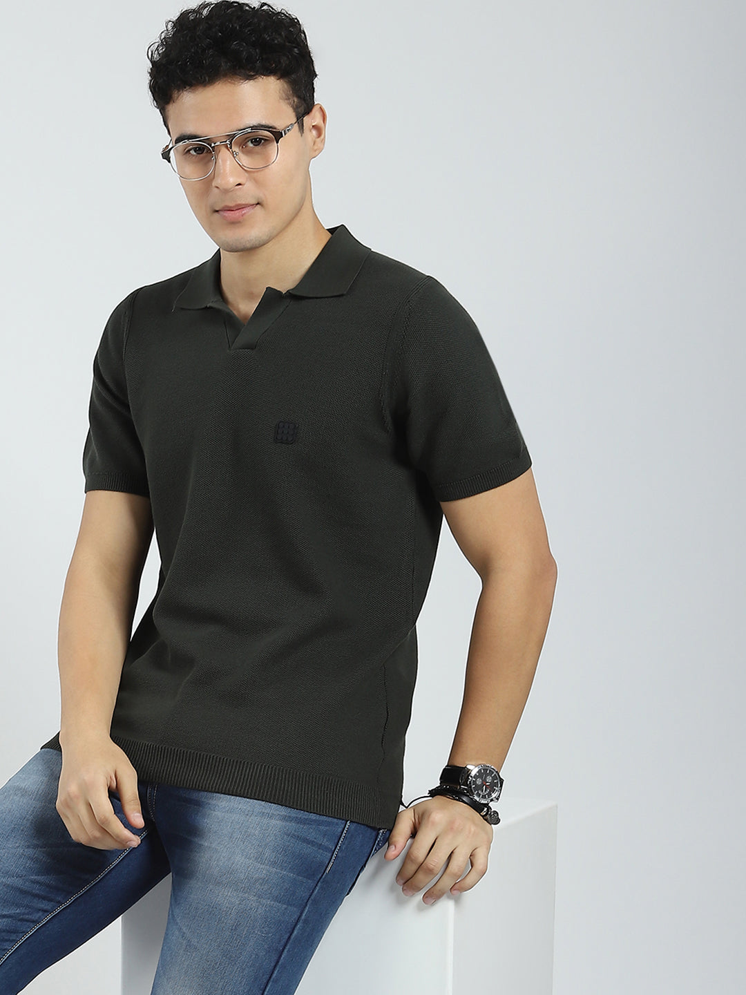Men Olive Solid Collar Half Sleeve T-Shirt