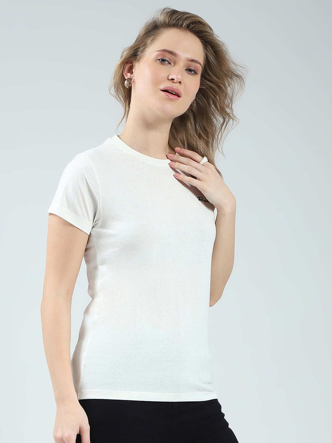 Women Off White Solid Round Neck Half Sleeve Top