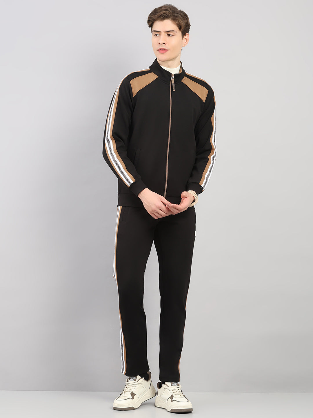 Rock.it Men Black Solid Round Neck Sleeveless Winter Tracksuit