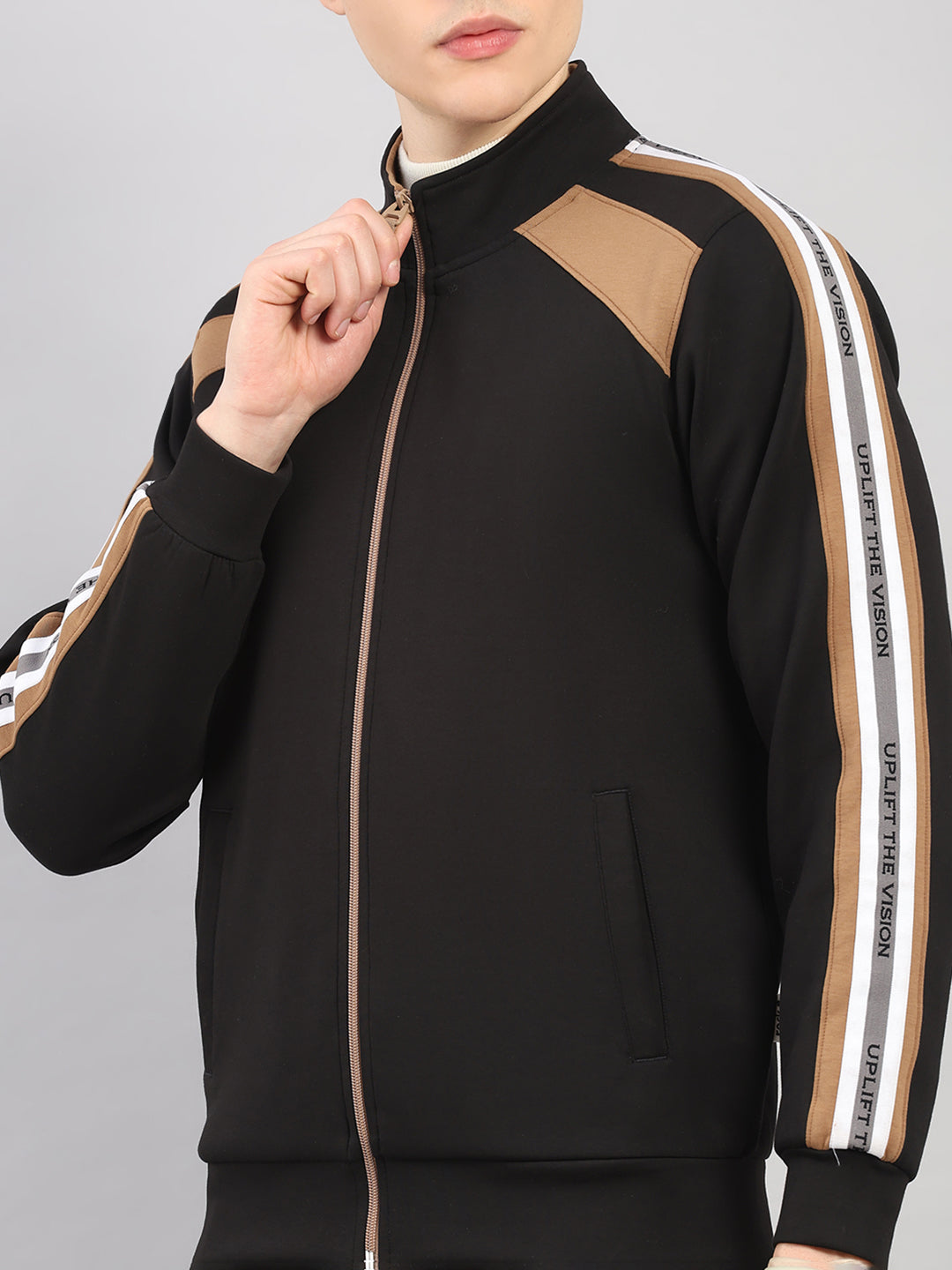 Rock.it Men Black Solid Round Neck Sleeveless Winter Tracksuit