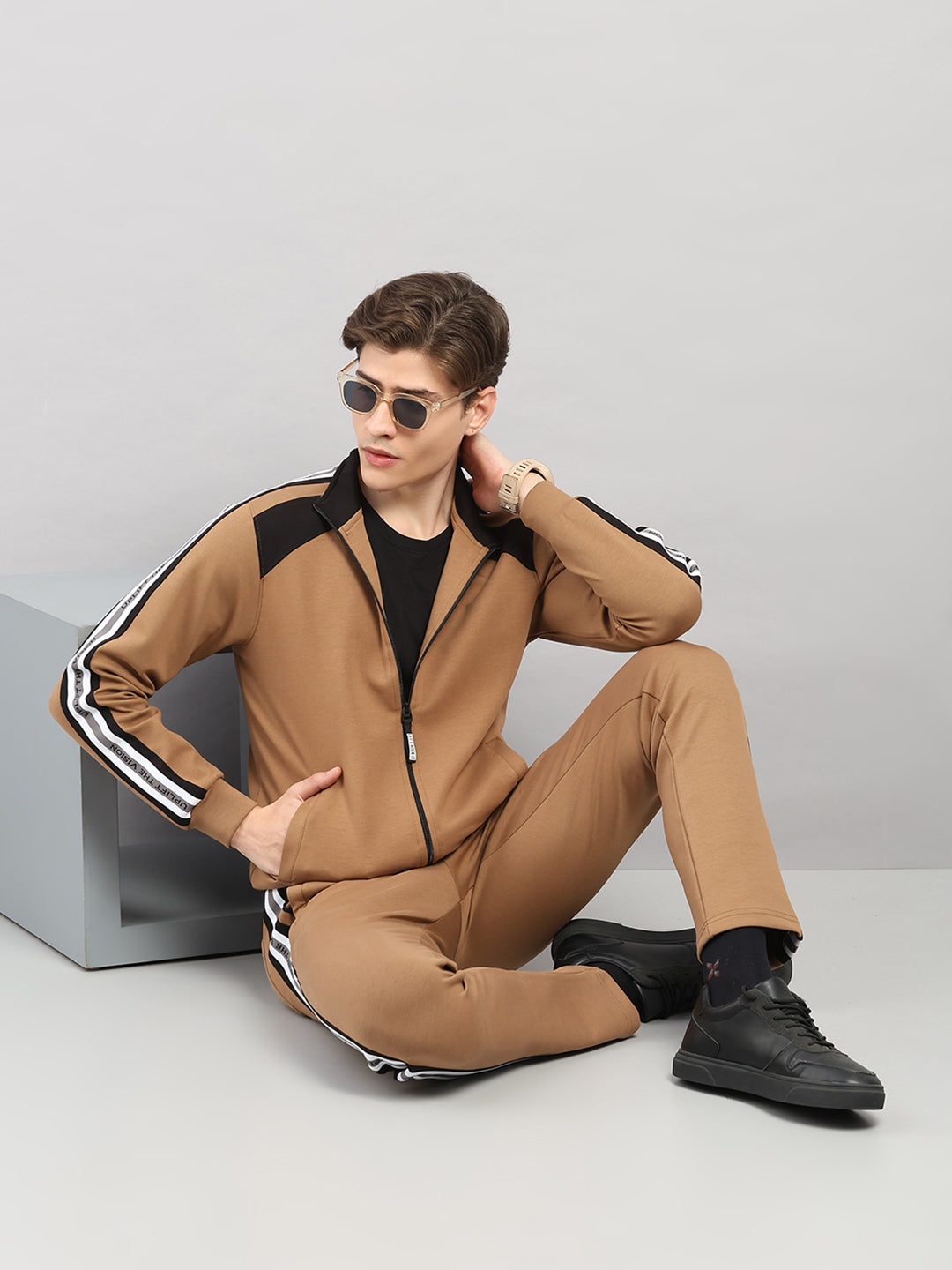 Rock.it Men Camel Brown Solid Round Neck Sleeveless Winter Tracksuit