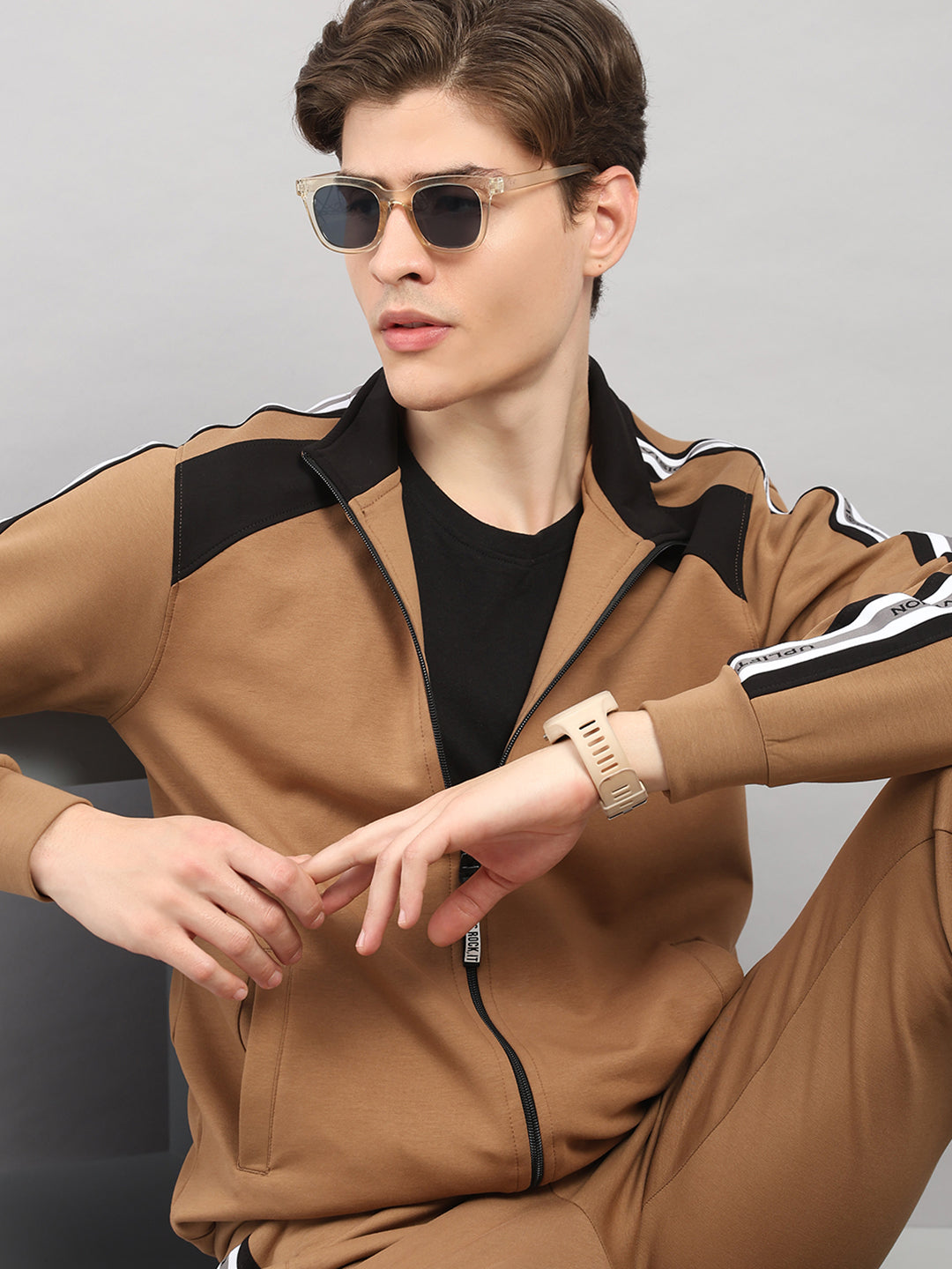 Rock.it Men Camel Brown Solid Round Neck Sleeveless Winter Tracksuit