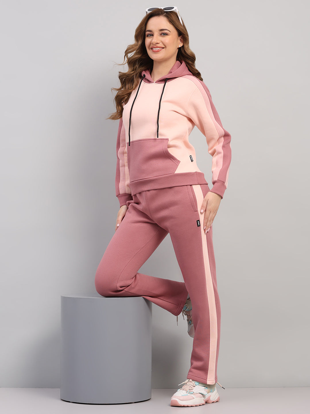 Rock.it Women Mauve Solid Hooded Full Sleeve Winter Tracksuit