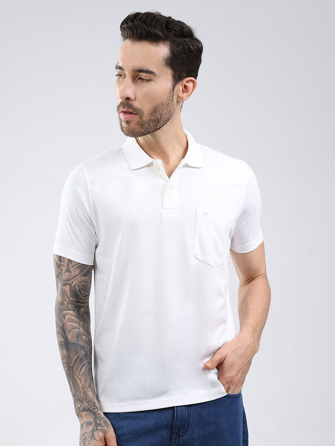 Men White Solid Collar Half Sleeve T-Shirt