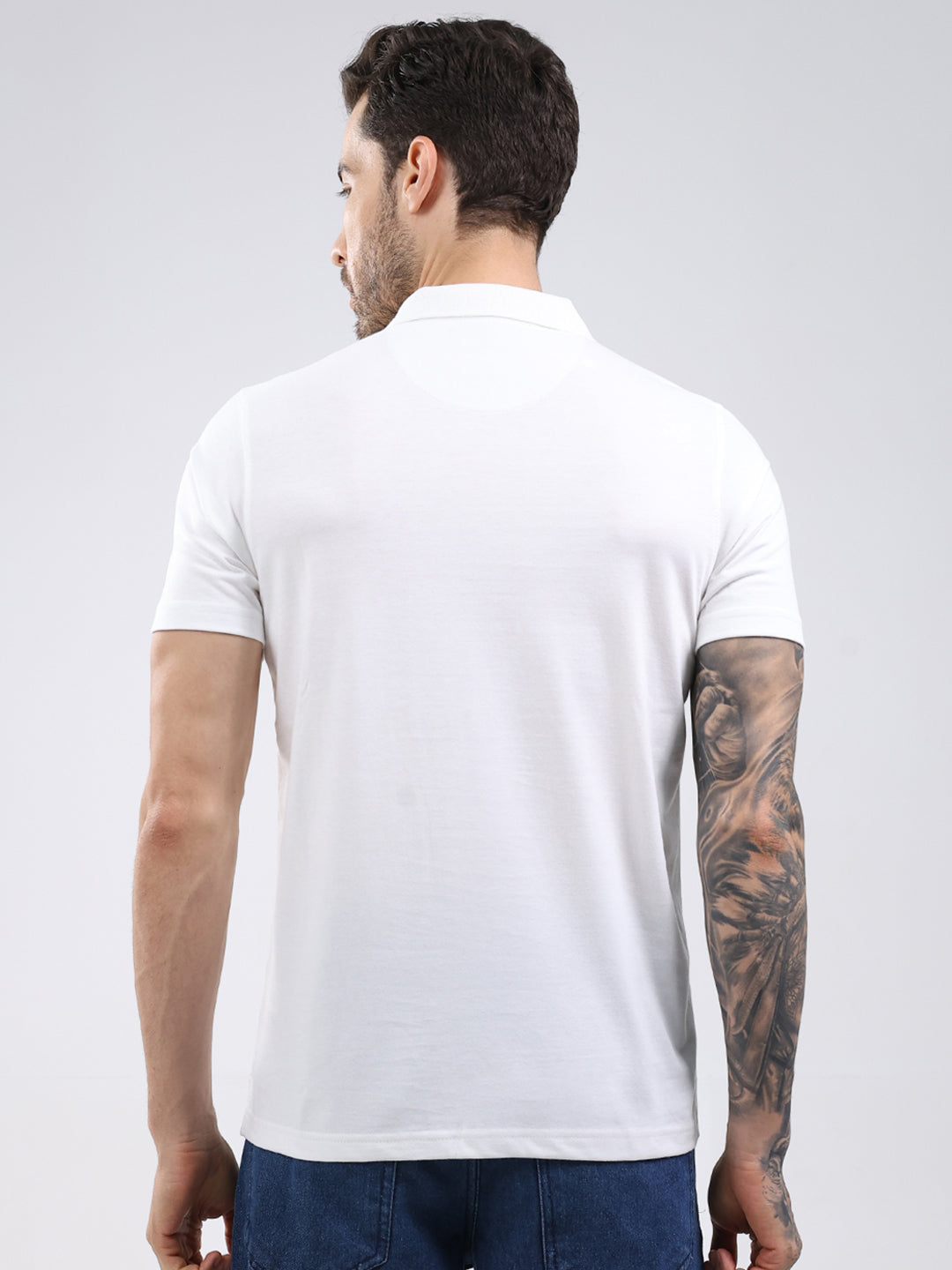 Men White Solid Collar Half Sleeve T-Shirt