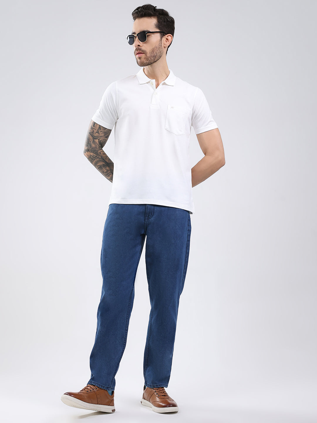 Men White Solid Collar Half Sleeve T-Shirt