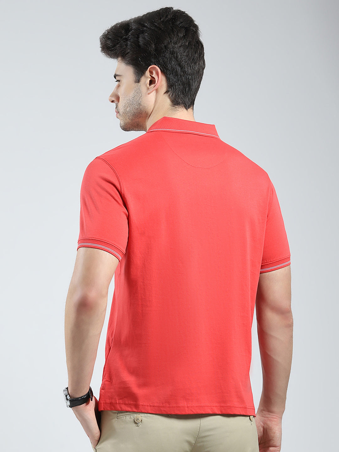 Men Red Solid Collar Half Sleeve T-Shirt