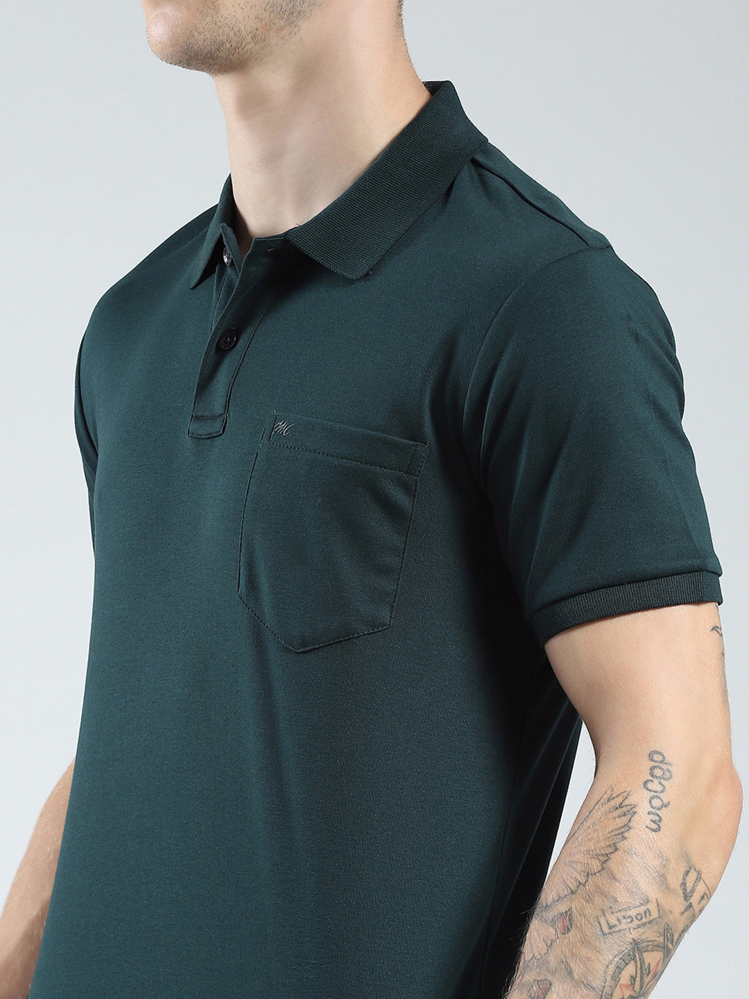 Men Green Solid Collar Half Sleeve T-Shirt