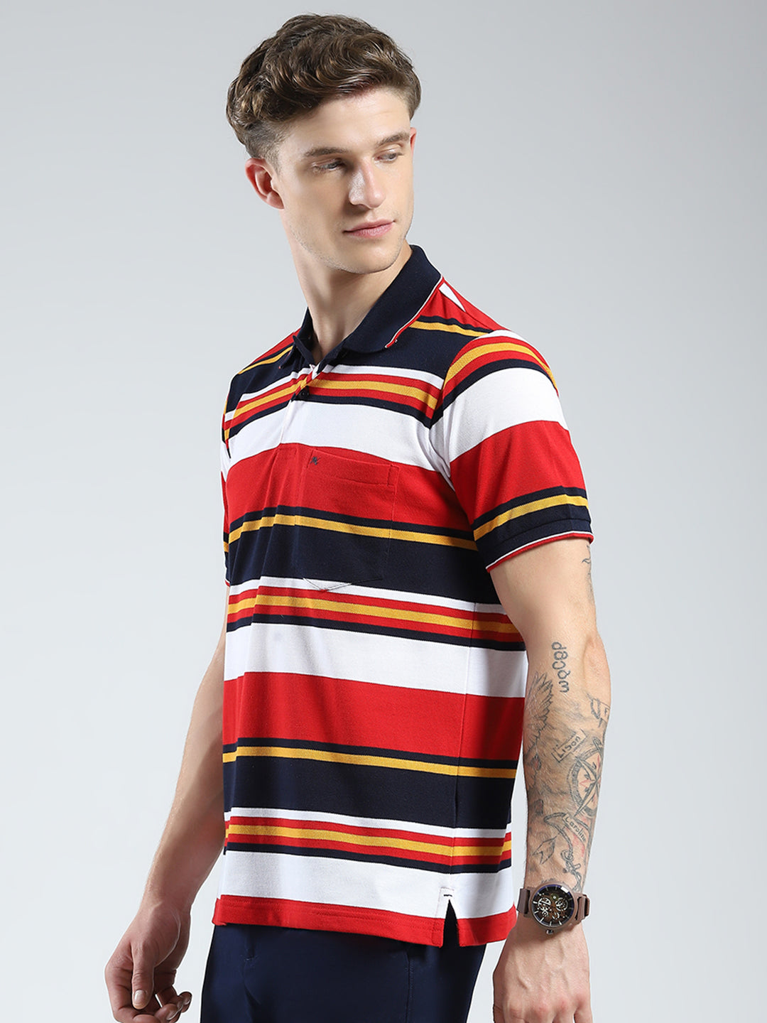Men Red Stripe Collar Half Sleeve T-Shirt