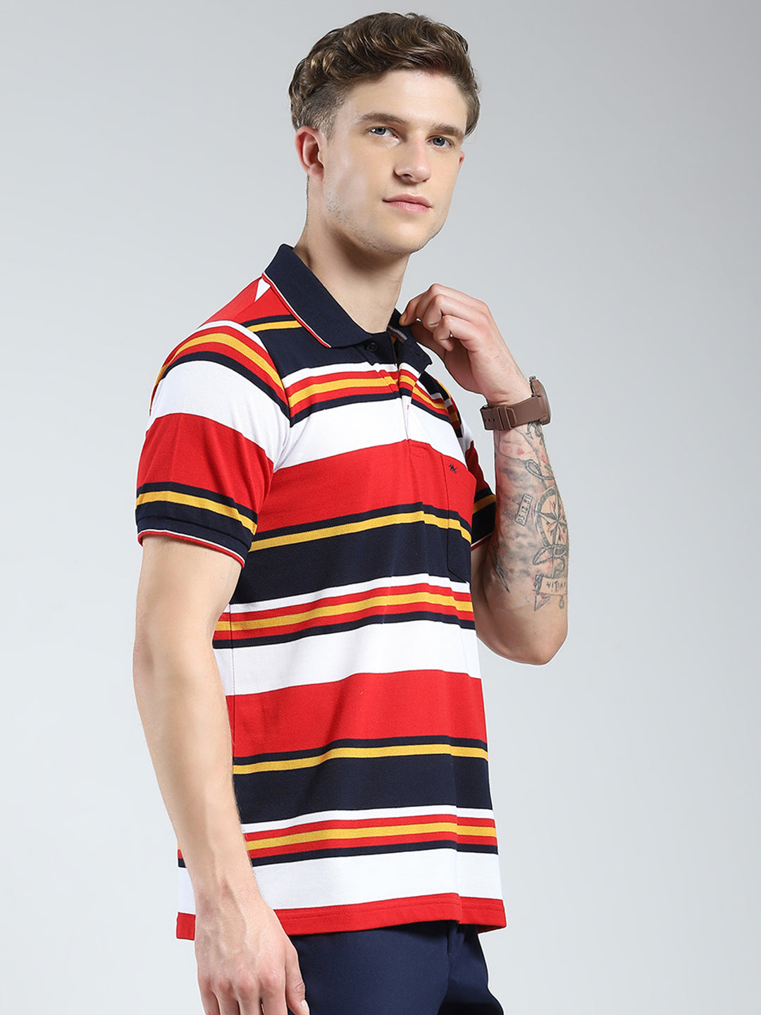 Men Red Stripe Collar Half Sleeve T-Shirt