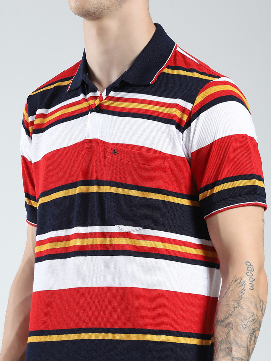 Men Red Stripe Collar Half Sleeve T-Shirt