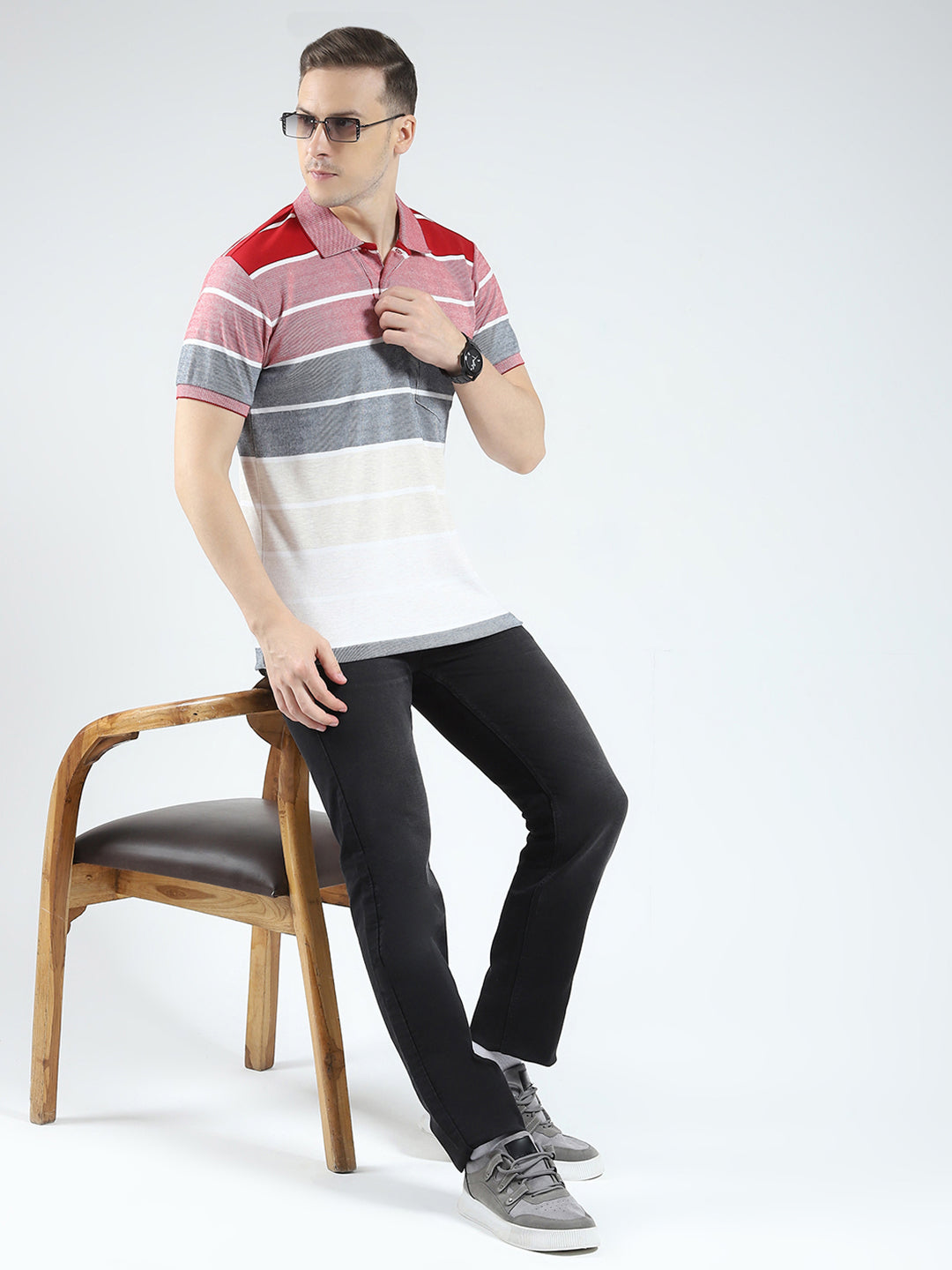 Men Red Stripe Collar Half Sleeve T-Shirt