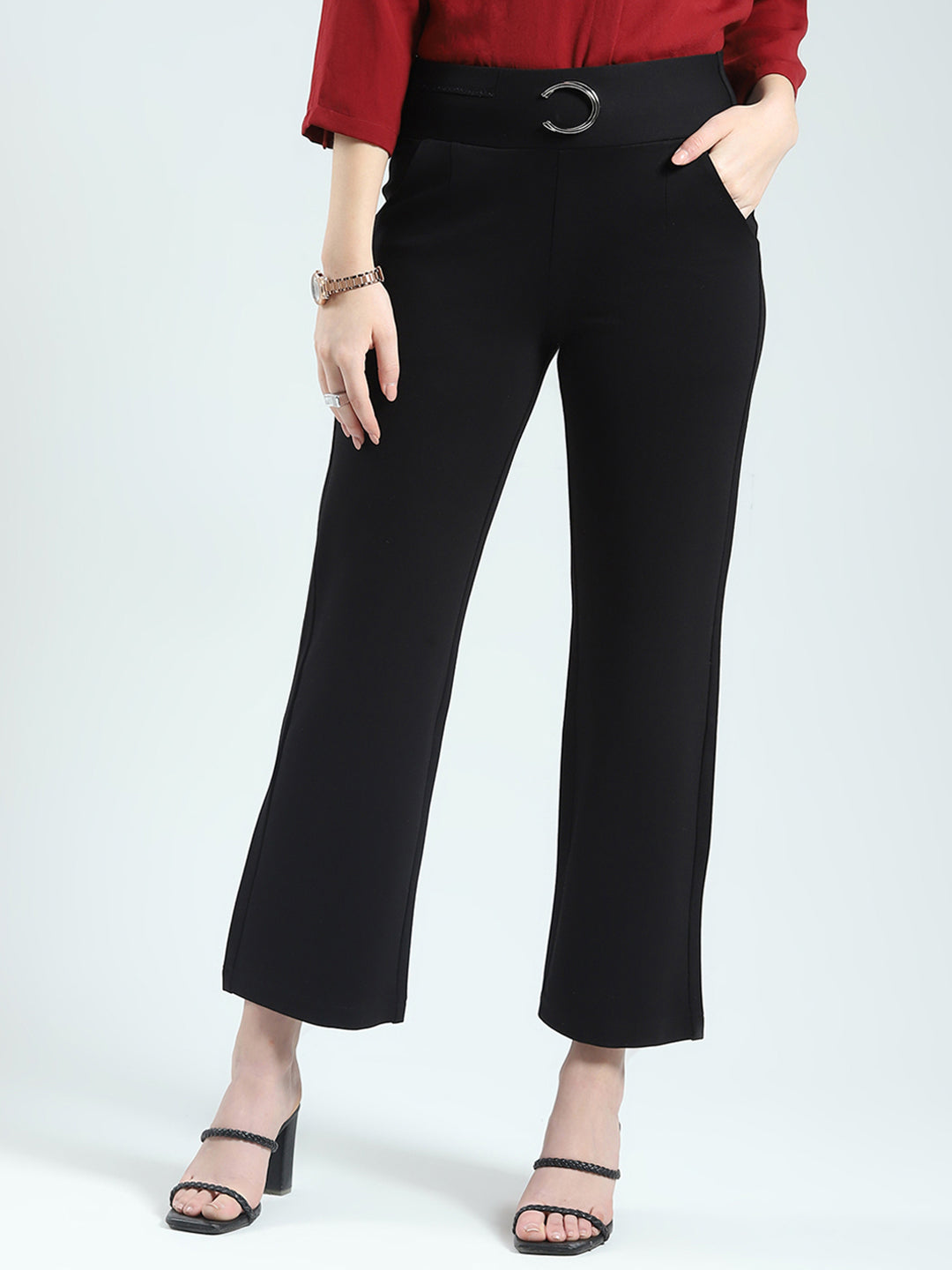 Women Black Solid Regular Fit Jegging