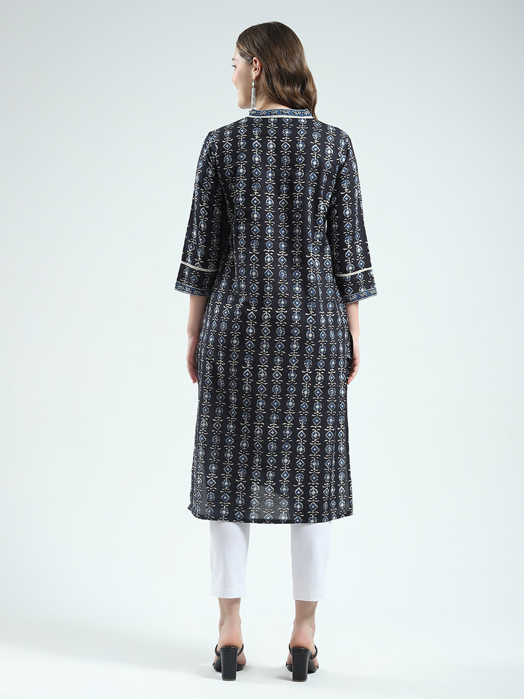 Women Navy Blue Printed V Neck 3/4th Sleeve Kurti