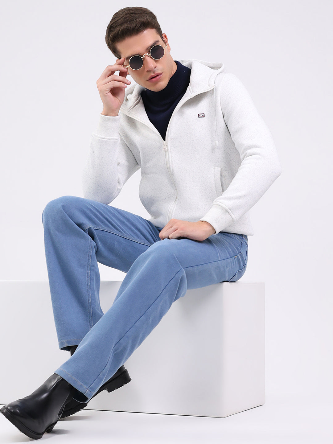 Men White Solid Hooded Full Sleeve Sweatshirt