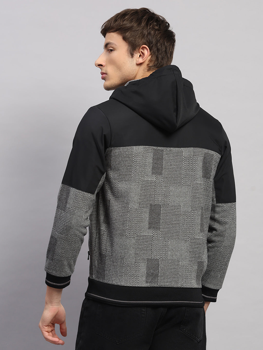 Men Black Solid Hooded Full Sleeve Sweatshirt