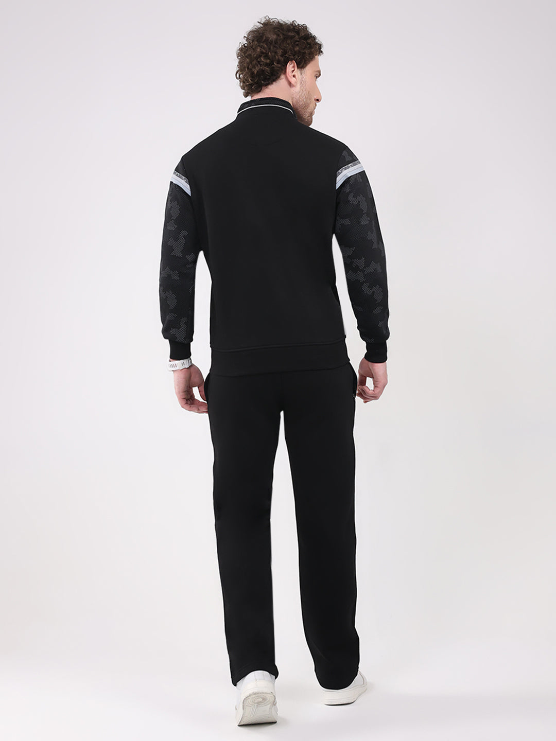 Men Black Solid Collar Full Sleeve Winter Tracksuit