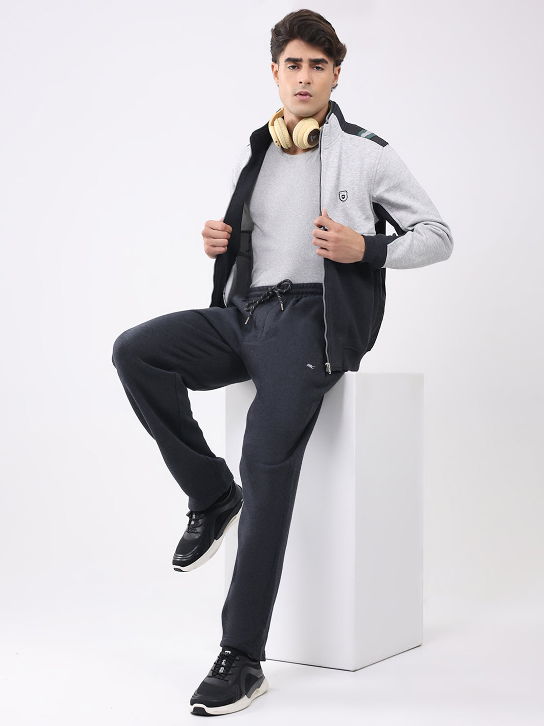 Men Charcoal Solid Collar Full Sleeve Winter Tracksuit