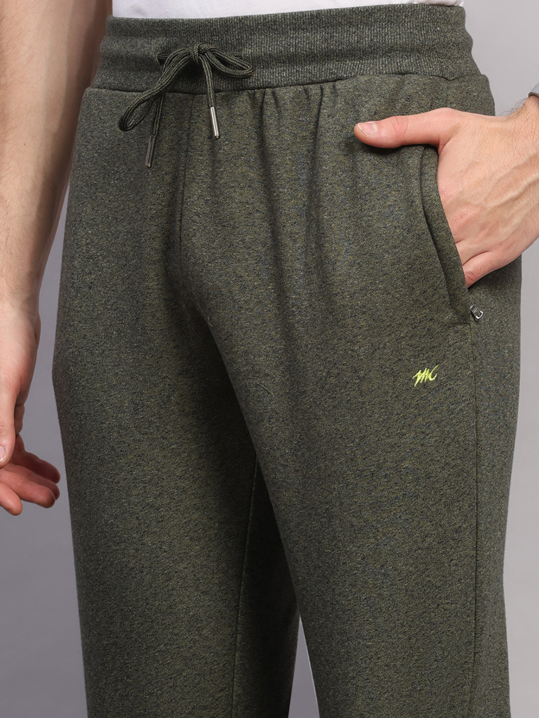 Men Olive Solid Collar Full Sleeve Winter Tracksuit