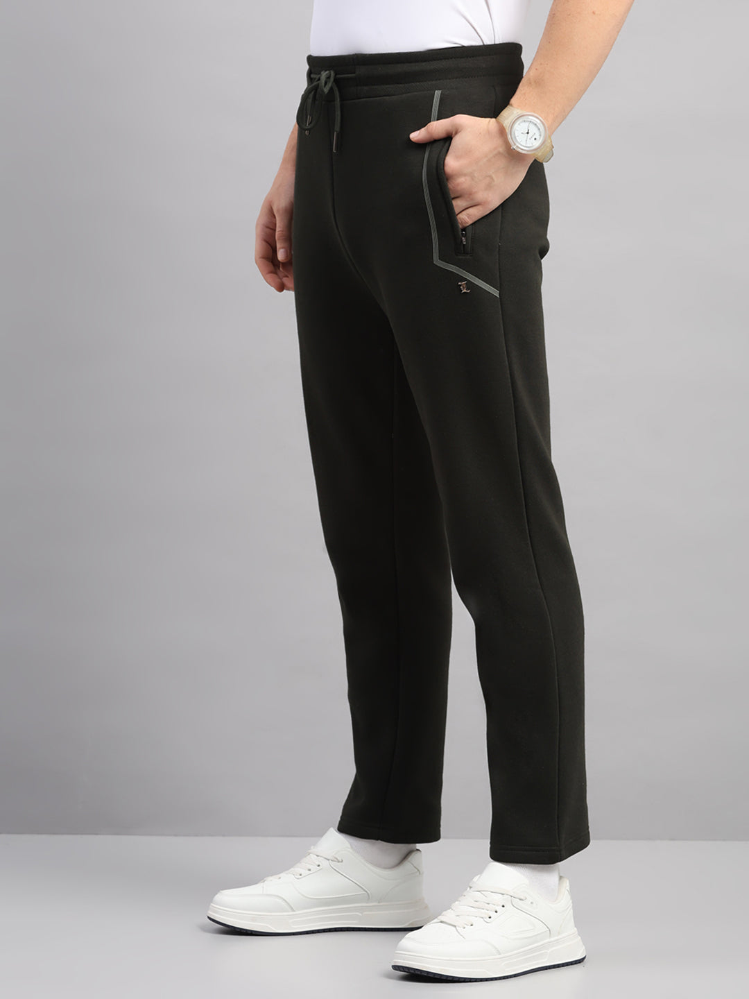 Luxuria Men Olive Solid Collar Full Sleeve Winter Tracksuit