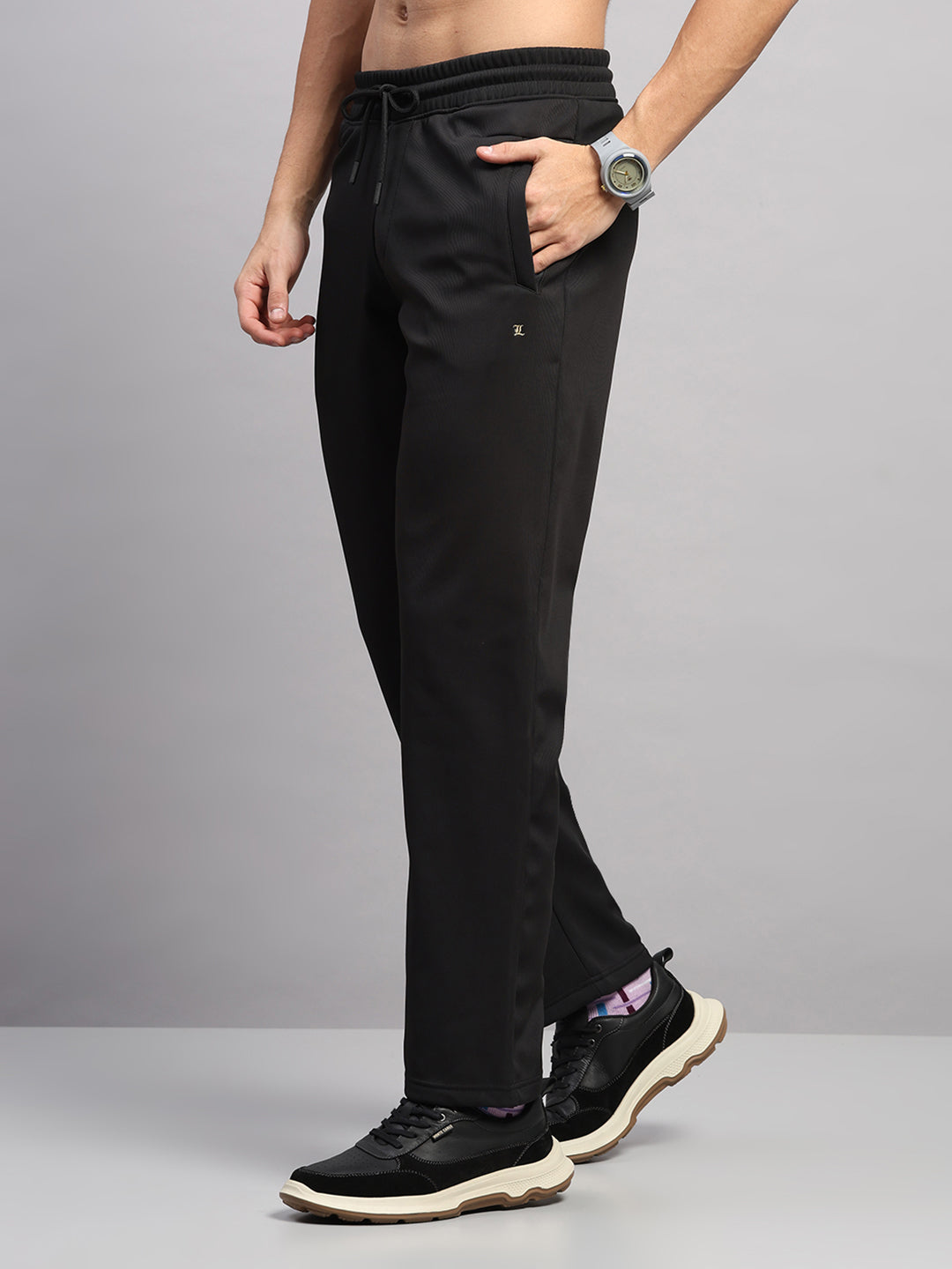 Luxuria Men Black Solid Collar Full Sleeve Winter Tracksuit