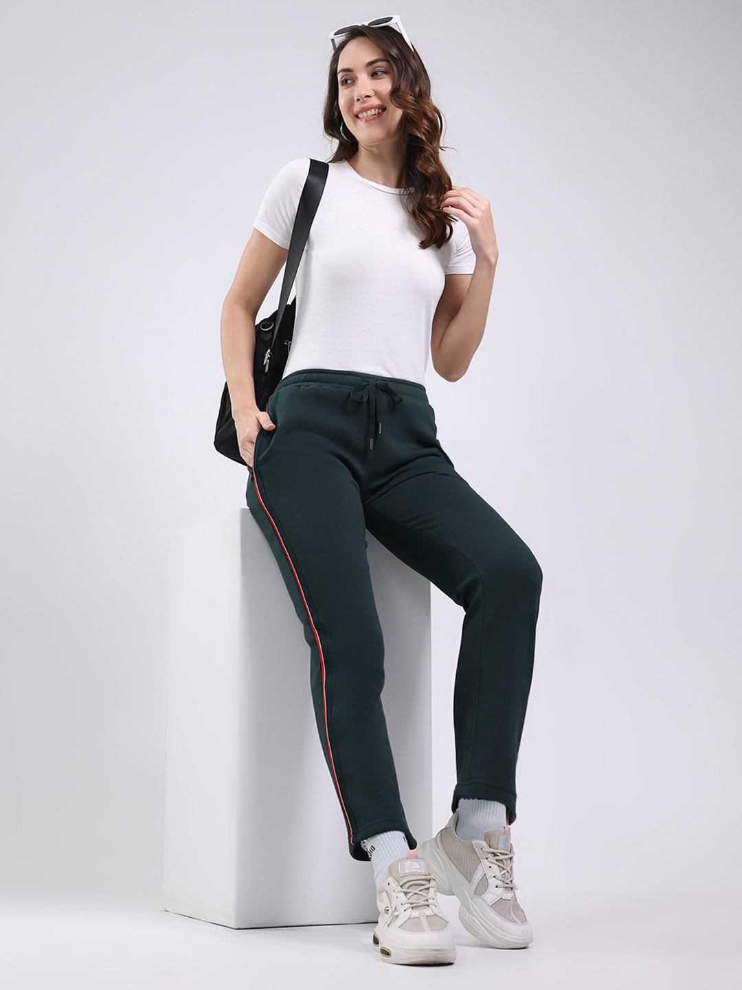 Women Green Solid Regular Fit Winter Lower