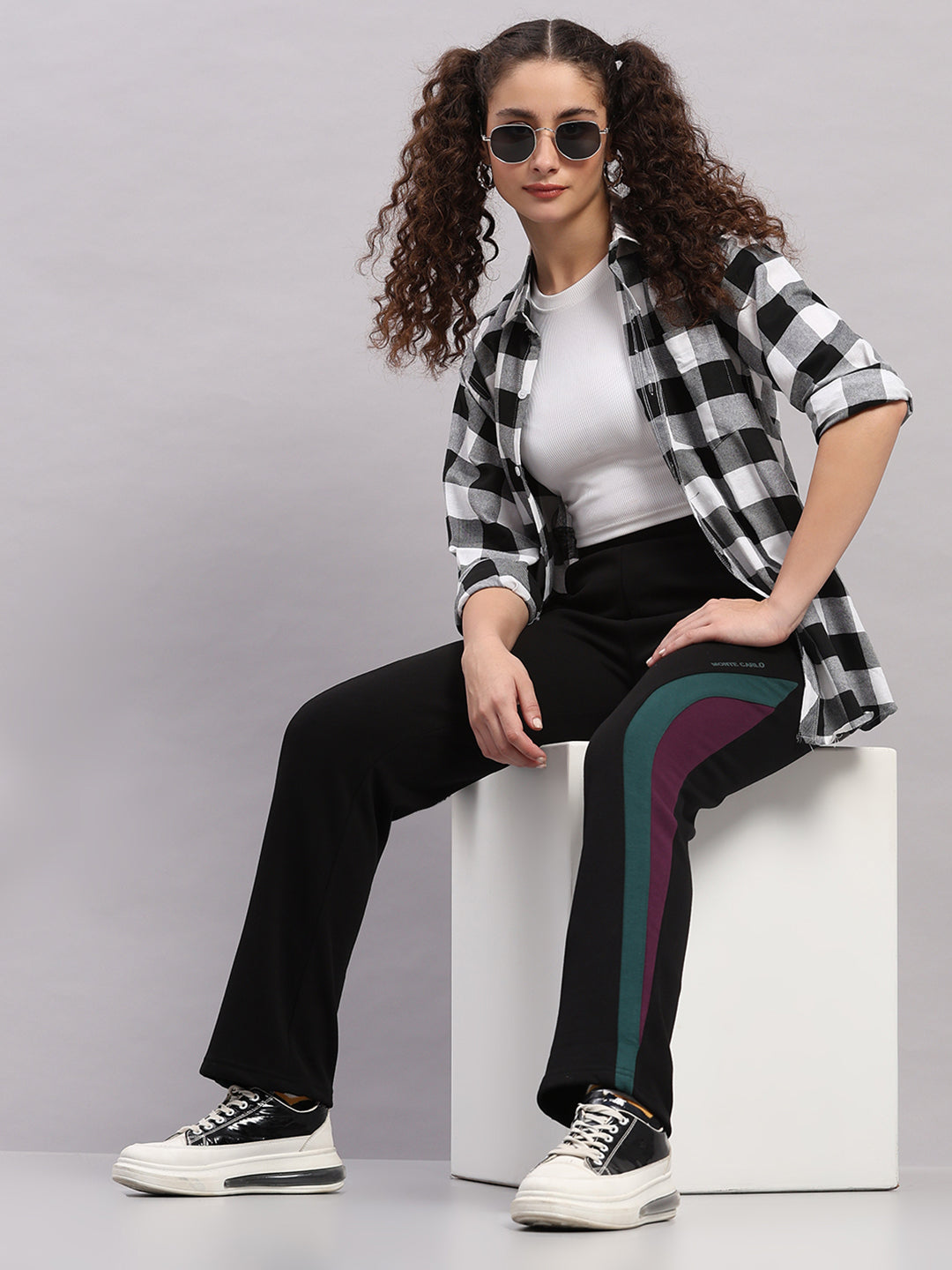 Women Black Solid Regular Fit Winter Lower